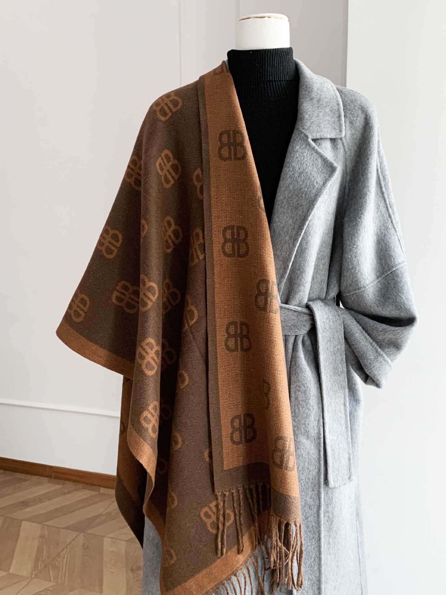 Autumn Winter Classic Double-B Jacquard Scarf Double-Sided Two-Tone Fringed Shawl