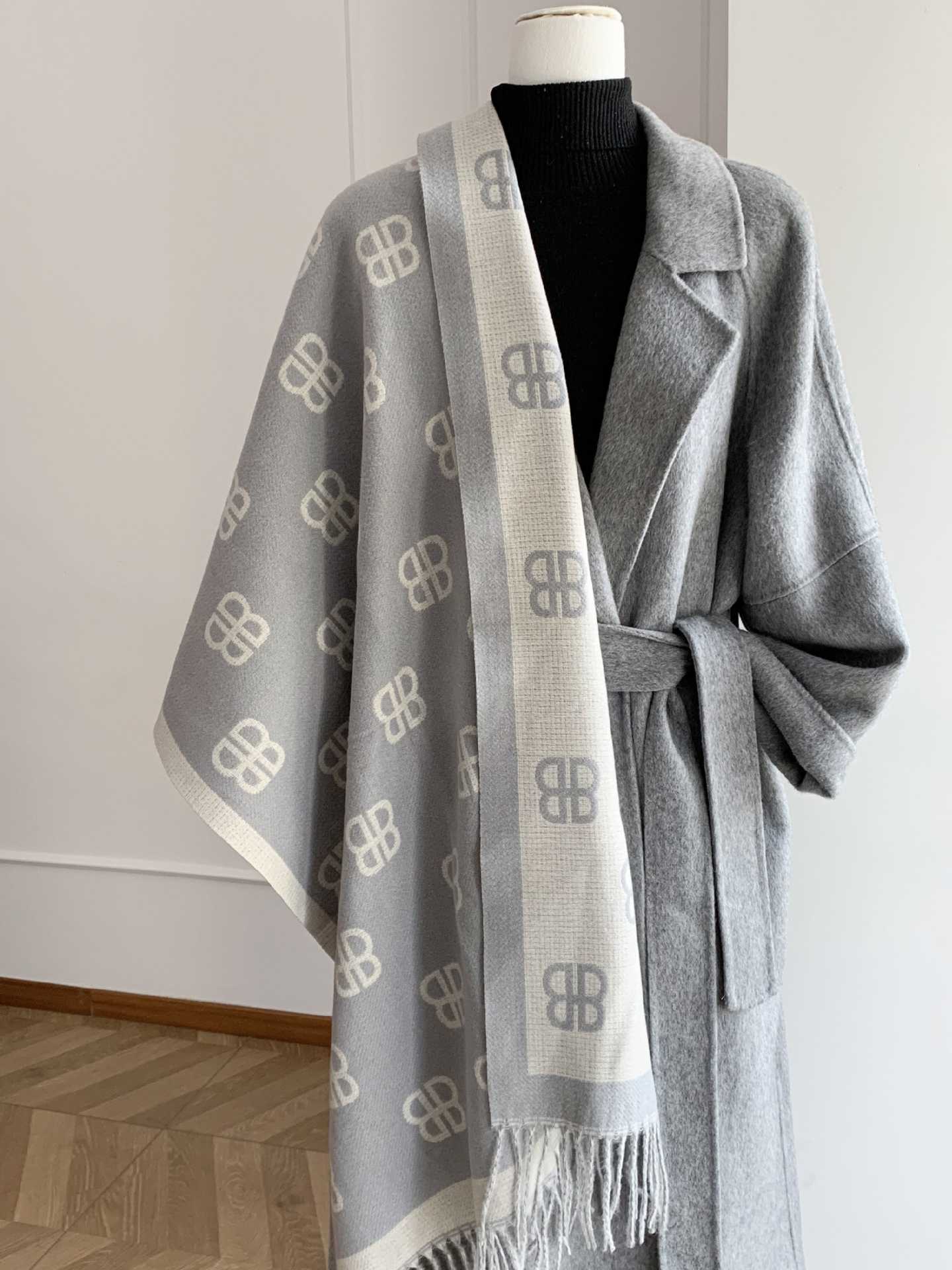 Autumn Winter Classic Double-B Jacquard Scarf Double-Sided Two-Tone Fringed Shawl