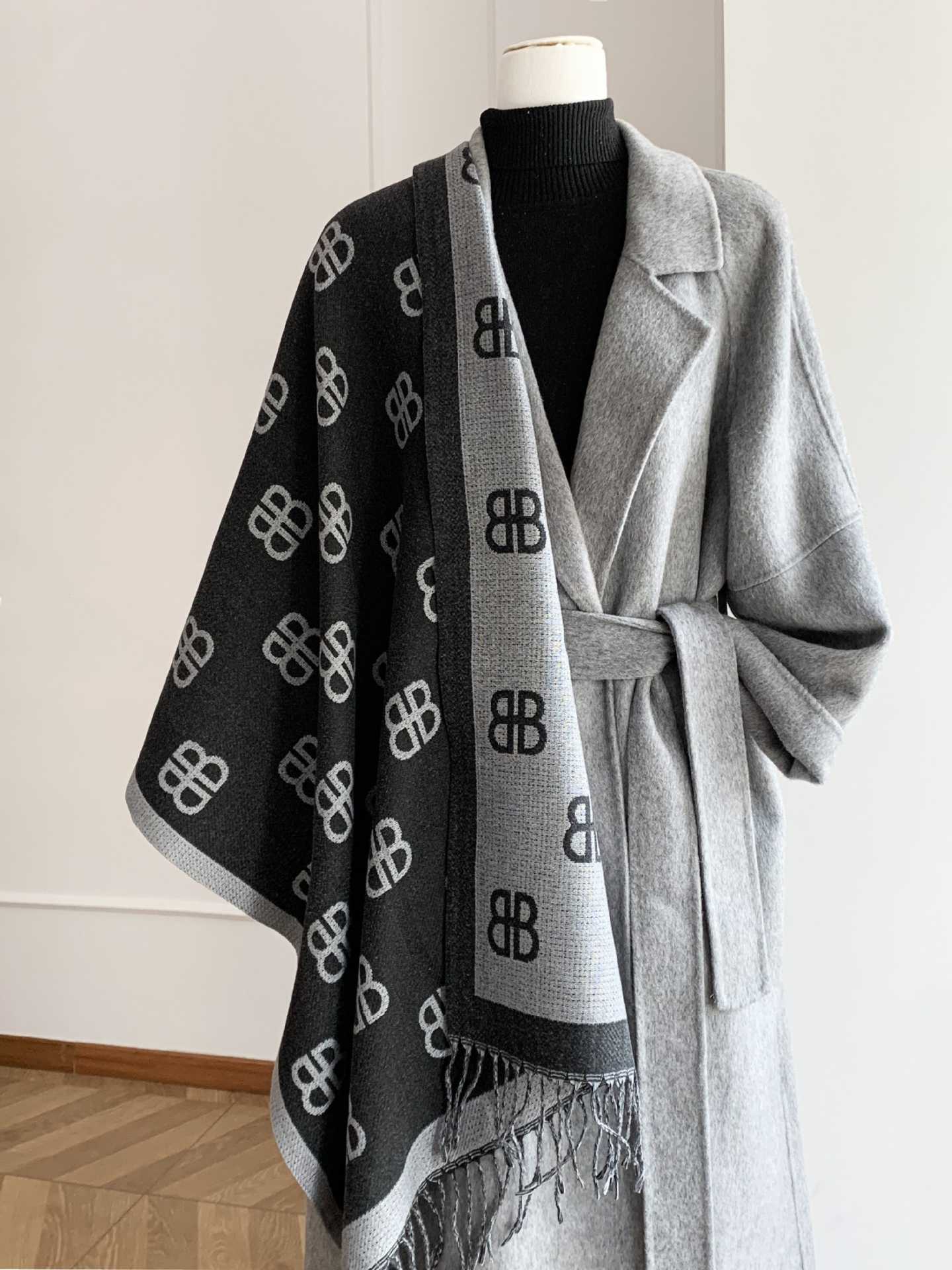 Autumn Winter Classic Double-B Jacquard Scarf Double-Sided Two-Tone Fringed Shawl