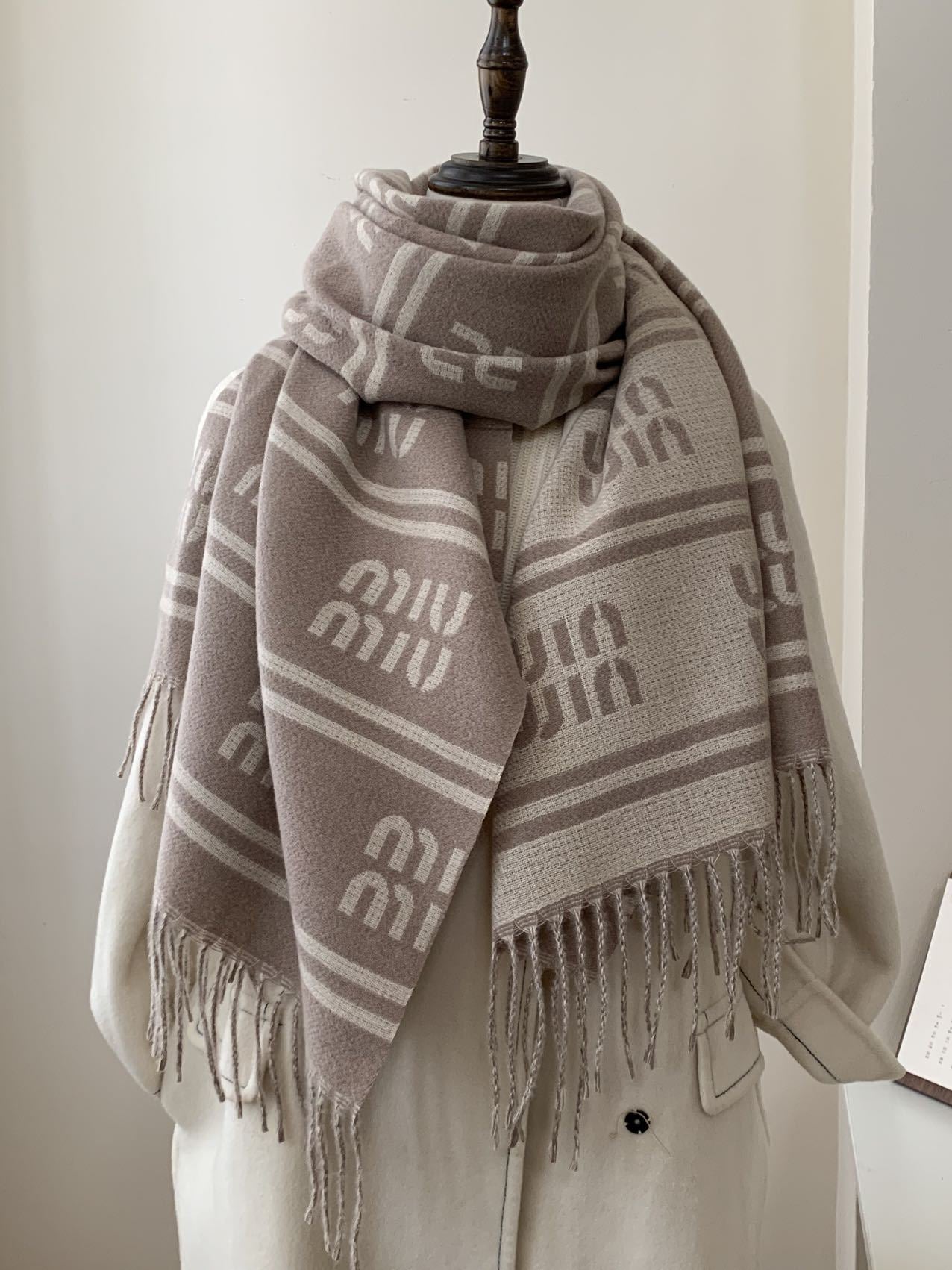 Autumn Winter Letter-Jacquard Double-Sided Scarf Striped Fringed Warm Shawl